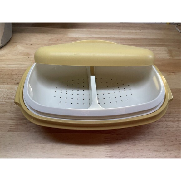 Vintage Tupperware Plastic Oval 4 Piece Microwave Steamer & divider Harvest Gold - Picture 1 of 6